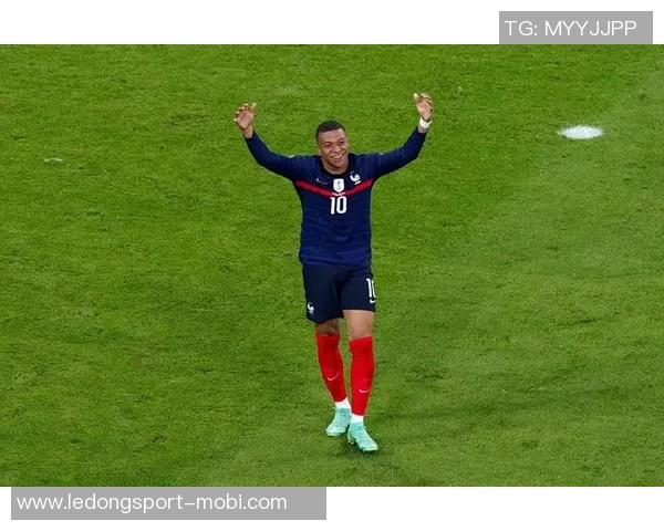 姆巴佩9月份状态火热国家队与俱乐部比赛全场进球表现惊艳