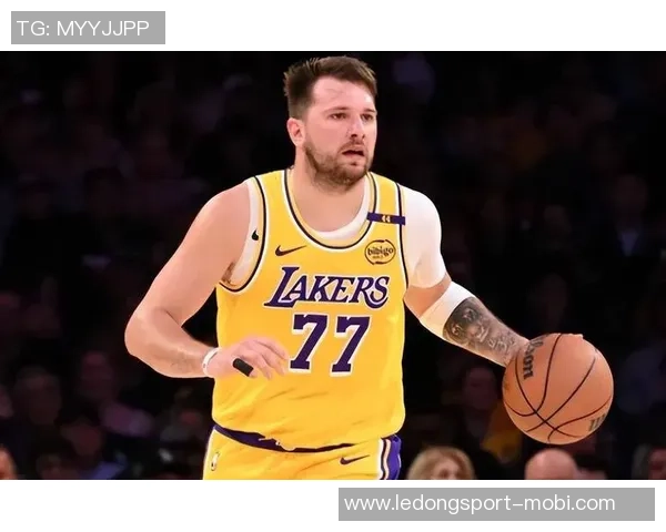 东契奇与里夫斯后场组合助攻仅5次未来表现令人忧虑